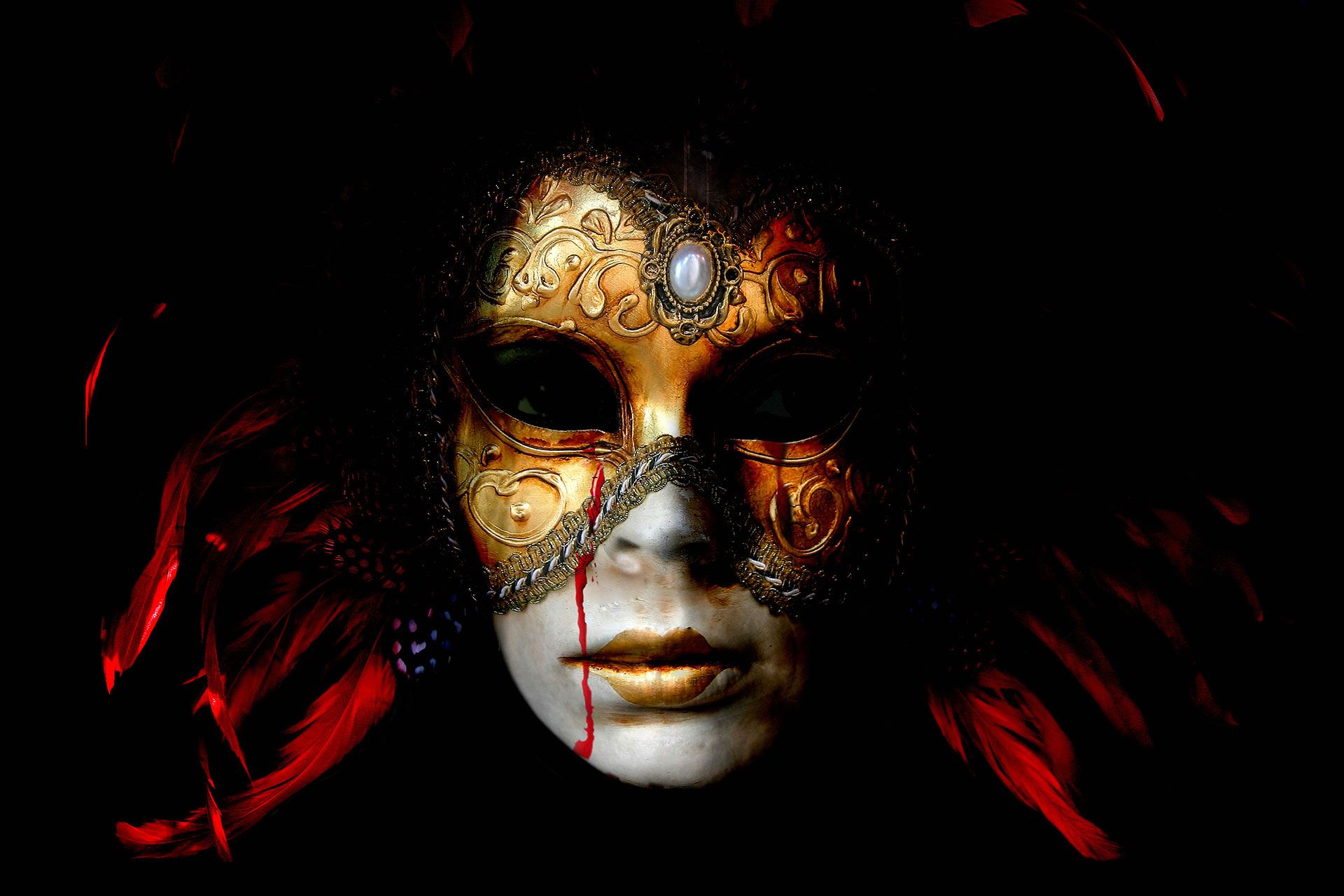 Lisa Brunner - Art Photographer - Venetian mask and blood tears