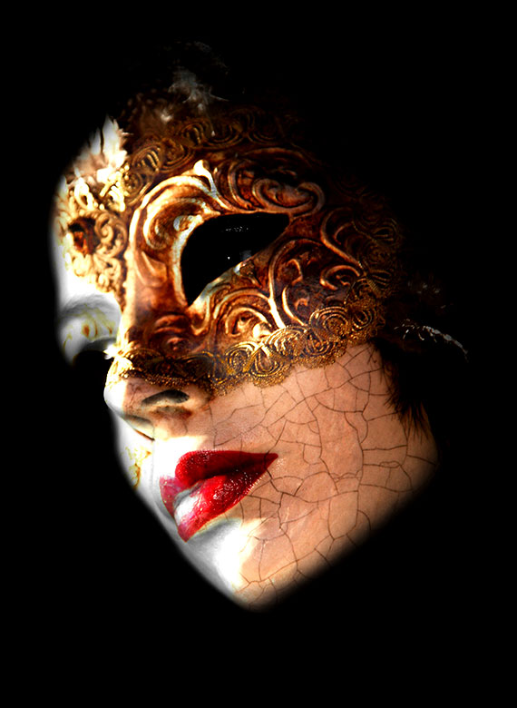 Lisa-Brunner-Art-Photographer-Venetian-Mask-Red-Lips